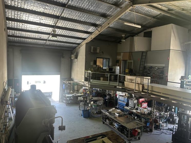 Click to view all images Unit 5/354 Brisbane Road Arundel QLD 4214 - Image 3