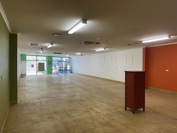 Click to view all images 5B Young Street Southport QLD 4215 - Image 3