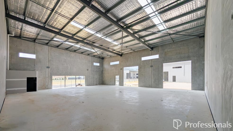 Click to view all images 7/34 Deviation Way Neerabup WA 6031 - Image 3