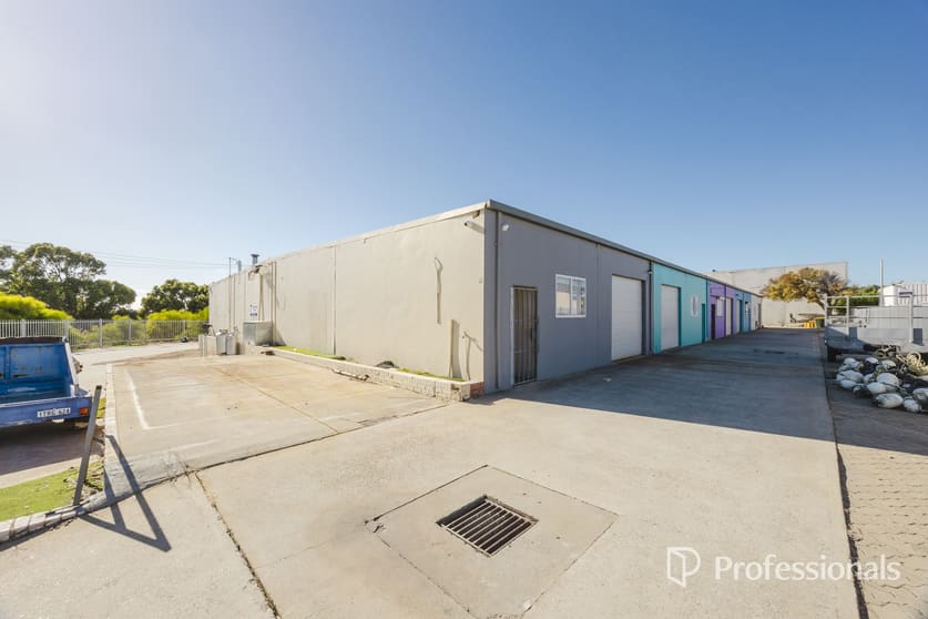 3/7 Glenrothes Crescent Yanchep WA 6035 - Image 2