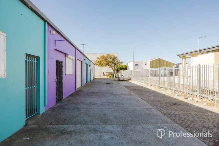 3/7 Glenrothes Crescent Yanchep WA 6035 - Image 3