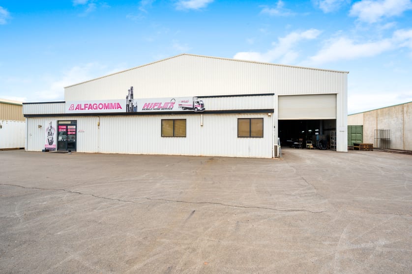 Click to view all images 5 Williams Street West Kalgoorlie WA 6430 - Image 3