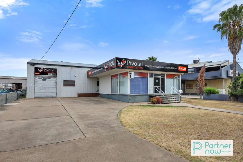 Click to view all images 7 Avro Street Tamworth NSW 2340 - Image 1
