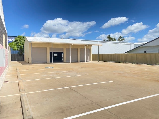 Click to view all images 5 Campbell Street Bundaberg East QLD 4670 - Image 1