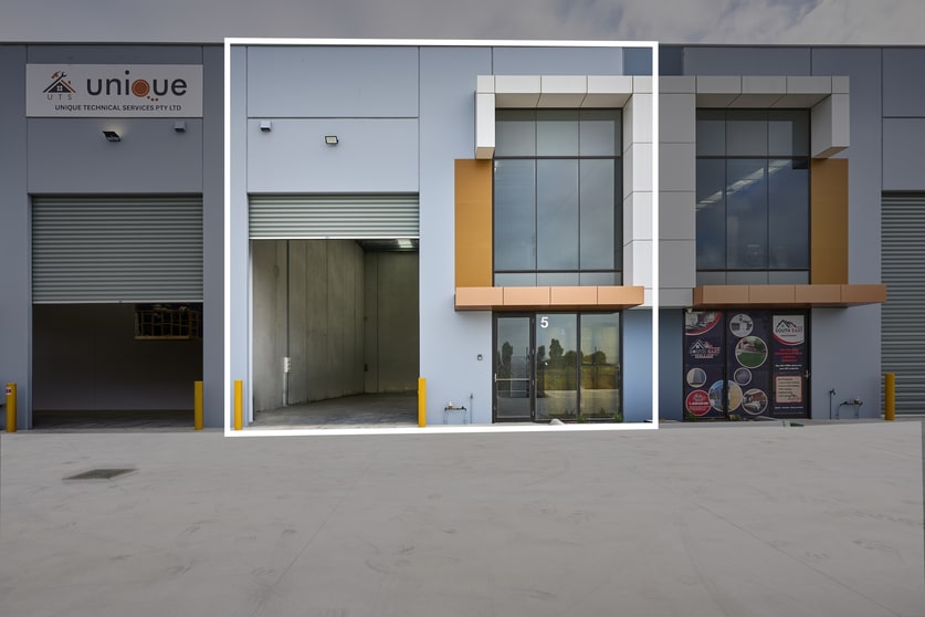 Click to view all images 5 Zinc Circuit Cranbourne North VIC 3977 - Image 1