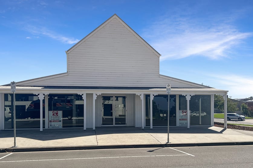 Click to view all images 64 Bailey Street Bairnsdale VIC 3875 - Image 2