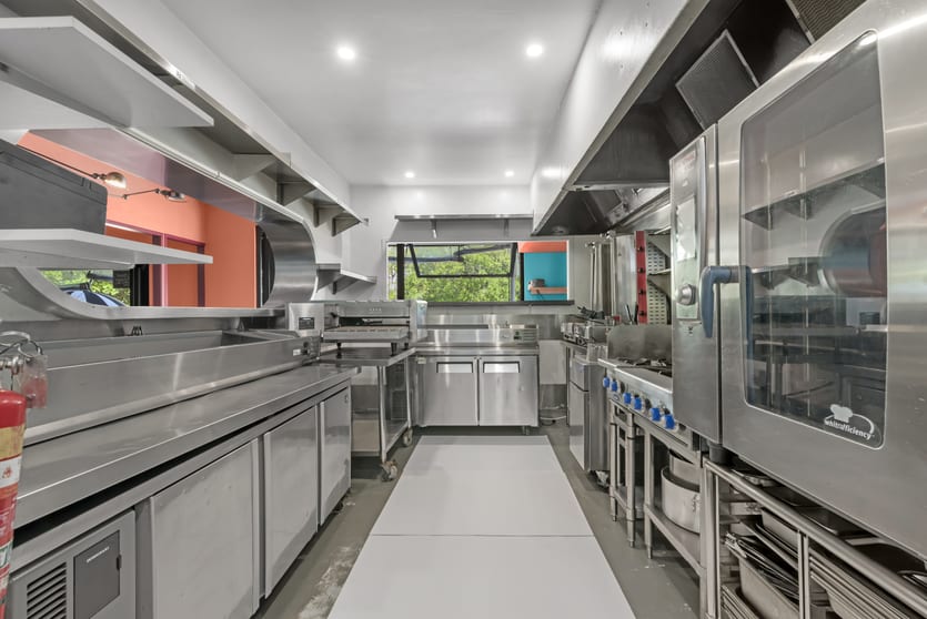Click to view all images 1 & 2 77 Noosa Drive Noosa Heads QLD 4567 - Image 3