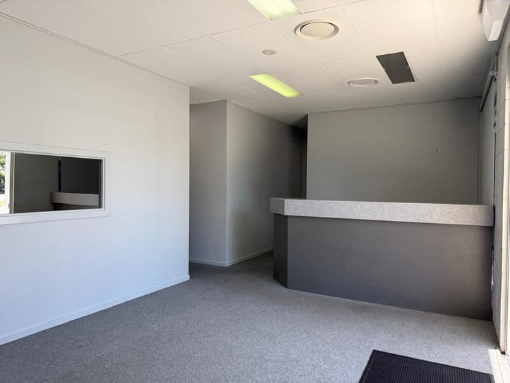 5 & 6/128 Goodwin Drive Bongaree QLD 4507 - Image 1
