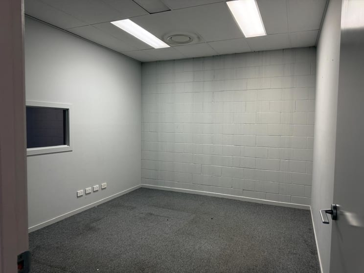 5 & 6/128 Goodwin Drive Bongaree QLD 4507 - Image 2