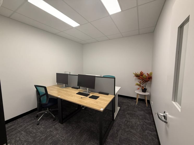 Click to view all images 254 Mulgrave Rd Westcourt QLD 4870 - Image 2