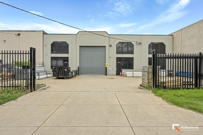 Click to view all images 8 Dennis Street Campbellfield VIC 3061 - Image 2