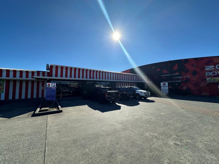 Click to view all images 2/47 Princes Highway Albion Park Rail NSW 2527 - Image 1