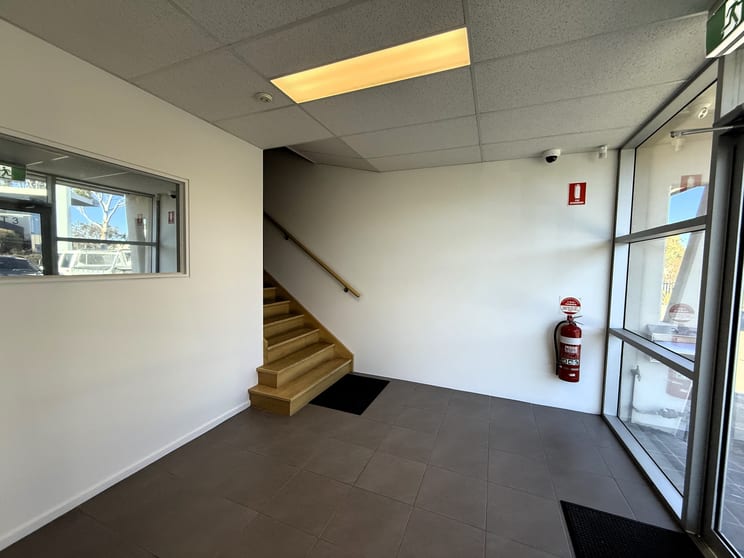 Click to view all images 3/101-103 Lambeck Drive Tullamarine VIC 3043 - Image 2