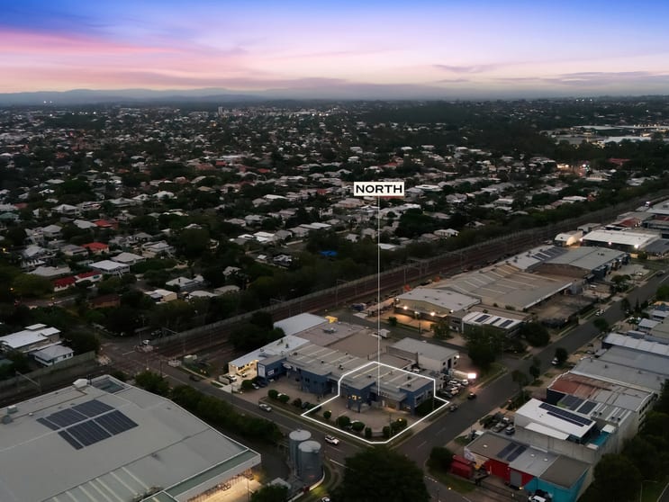 Click to view all images 1&2/180 Northgate Road Northgate QLD 4013 - Image 1