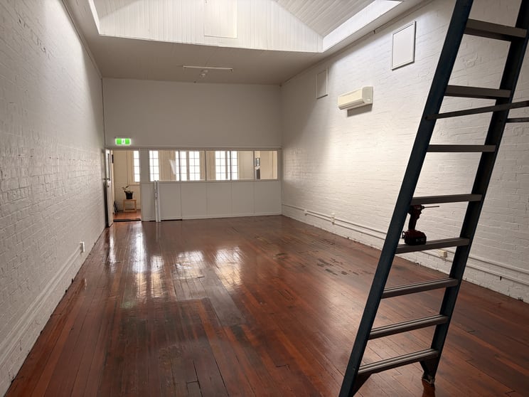 33 Logan Road Woolloongabba QLD 4102 - Image 3