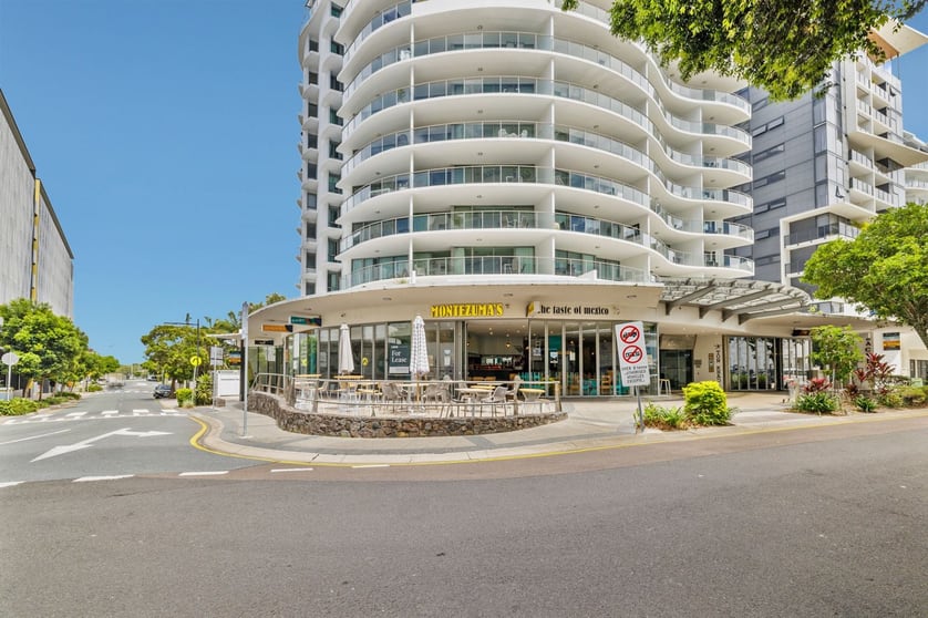 Click to view all images 4/19 First Avenue Mooloolaba QLD 4557 - Image 2
