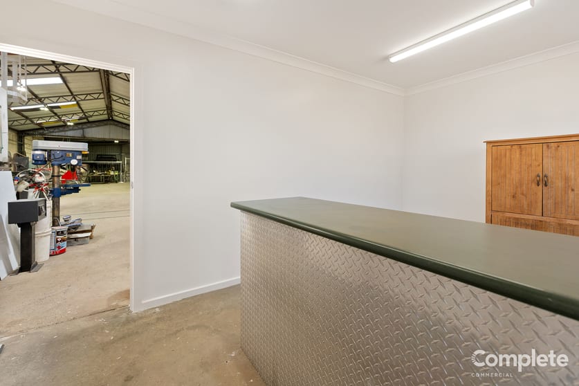 Click to view all images 3 WIRELESS ROAD EAST Mount Gambier SA 5290 - Image 3