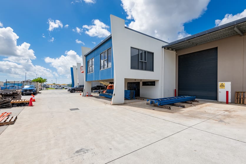 Click to view all images 2/50-52 Union Circuit Yatala QLD 4207 - Image 1