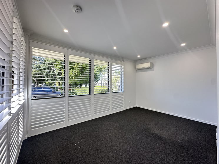 Click to view all images 1/14 Vanessa Boulevard Springwood QLD 4127 - Image 2