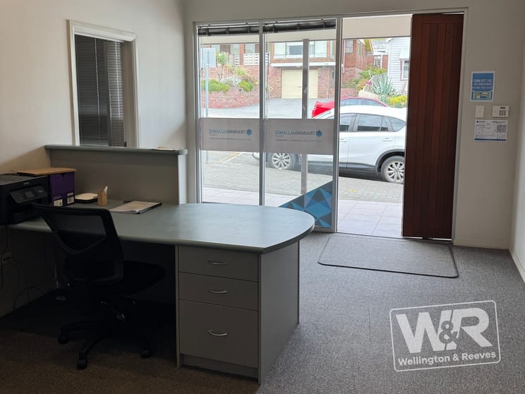 Click to view all images 105 Aberdeen Street Albany WA 6330 - Image 3