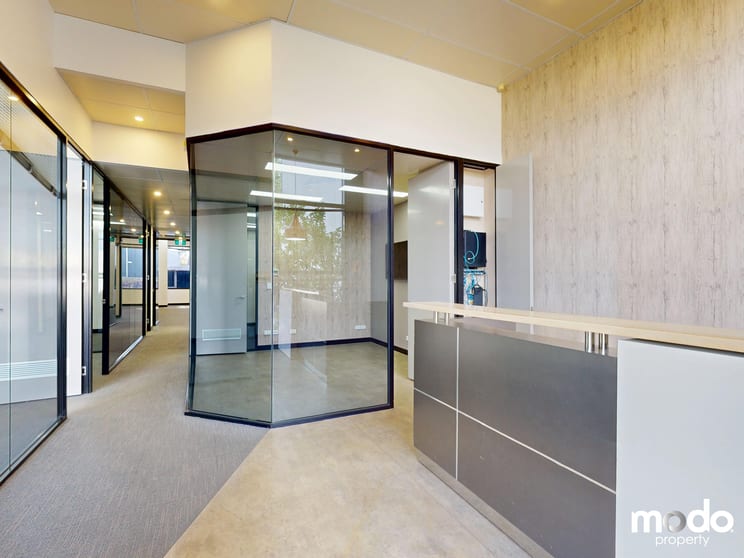 Click to view all images 4/5 Redland Drive Mitcham VIC 3132 - Image 3