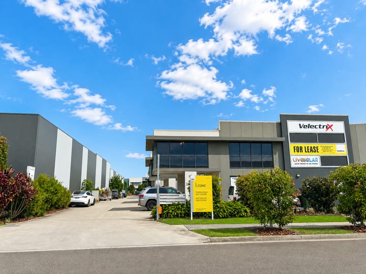 Click to view all images 10/18 Hancock Way Baringa QLD 4551 - Image 3