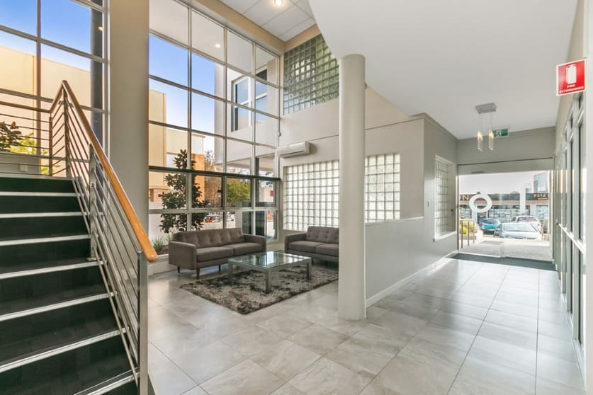 Click to view all images 4B/16 Kearns Crescent Ardross WA 6153 - Image 3