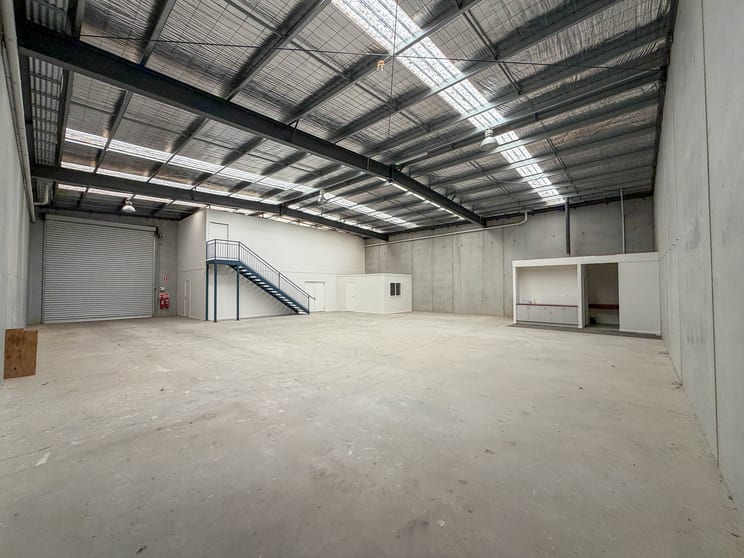 Click to view all images 2/54-56 Centre Road Hallam VIC 3803 - Image 3