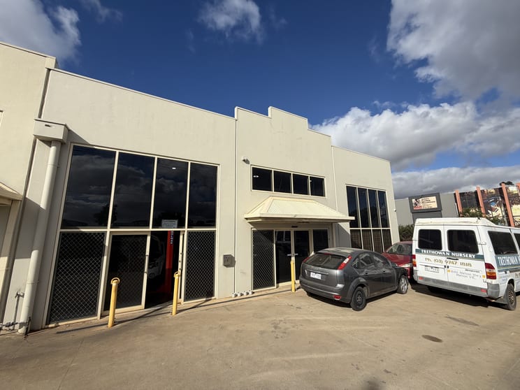 Click to view all images 1/1 Glenville Drive Melton VIC 3337 - Image 1