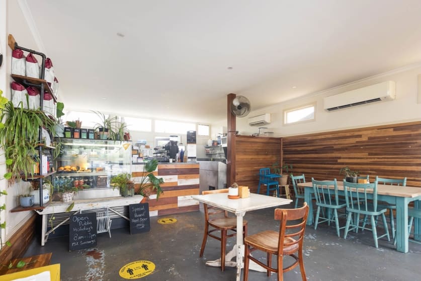 Click to view all images 1&2/176 Glebe Road Booval QLD 4304 - Image 3