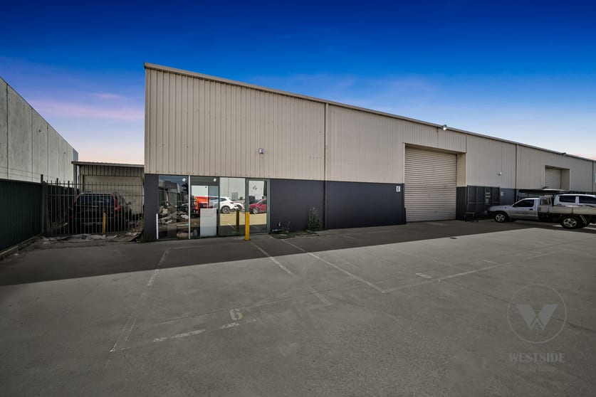 Click to view all images 6/ 1037–1043 Western Highway Ravenhall VIC 3023 - Image 2