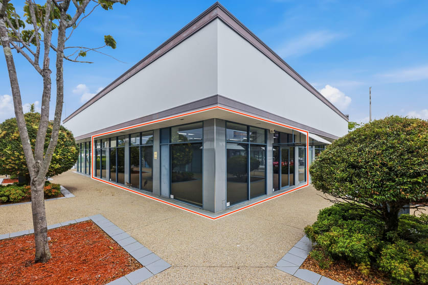 Click to view all images 15/2 Executive Drive Burleigh Heads QLD 4220 - Image 2