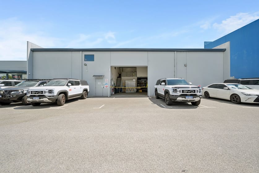 Click to view all images 33A Walters Drive Osborne Park WA 6017 - Image 2
