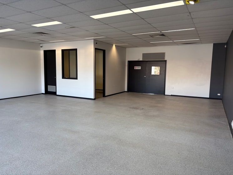Click to view all images 1/52-54 Kembla Street Fyshwick ACT 2609 - Image 2