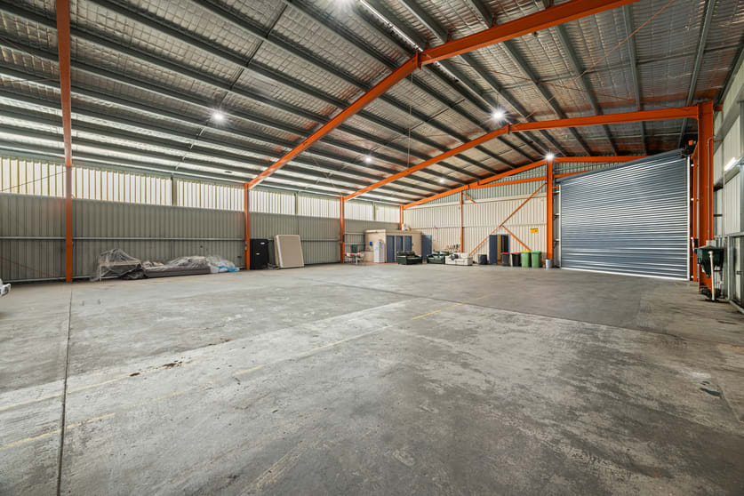 Click to view all images 29 Annette Court Lavington NSW 2641 - Image 2