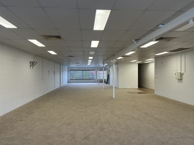 Click to view all images 2/17 Barklya Place Marsden QLD 4132 - Image 2