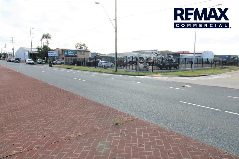 B4/25-29 Connors Road Paget QLD 4740 - Image 2