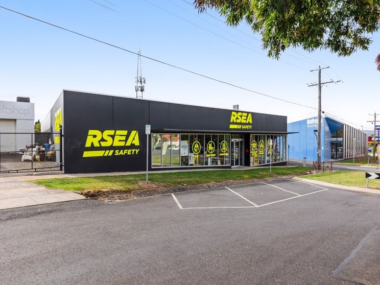 Click to view all images 202 Creswick Road Ballarat Central VIC 3350 - Image 2