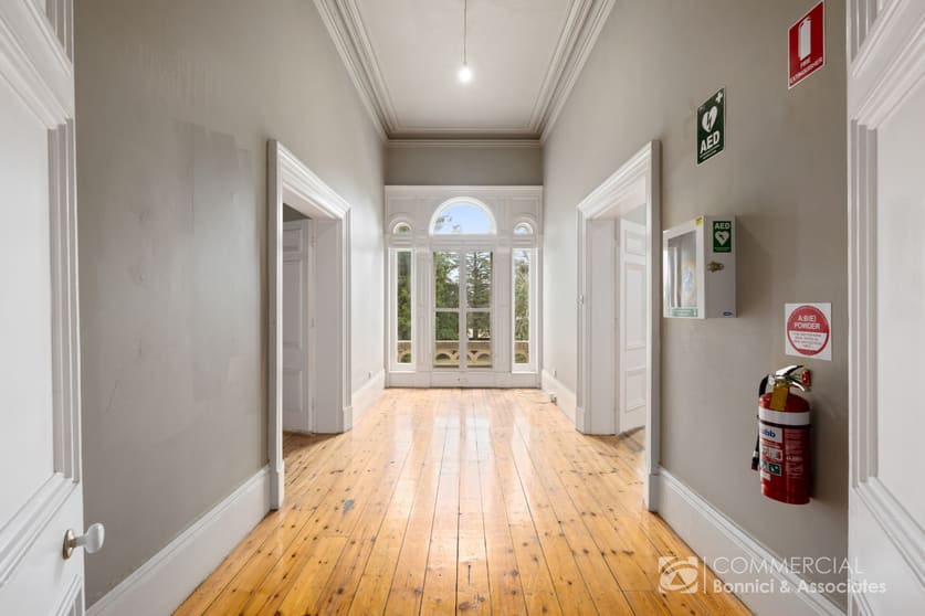 5 Coates Crescent Beechworth VIC 3747 - Image 2