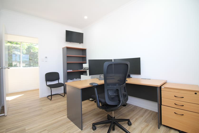 Unit 4/1-3 Smith Street Hyde Park QLD 4812 - Image 3