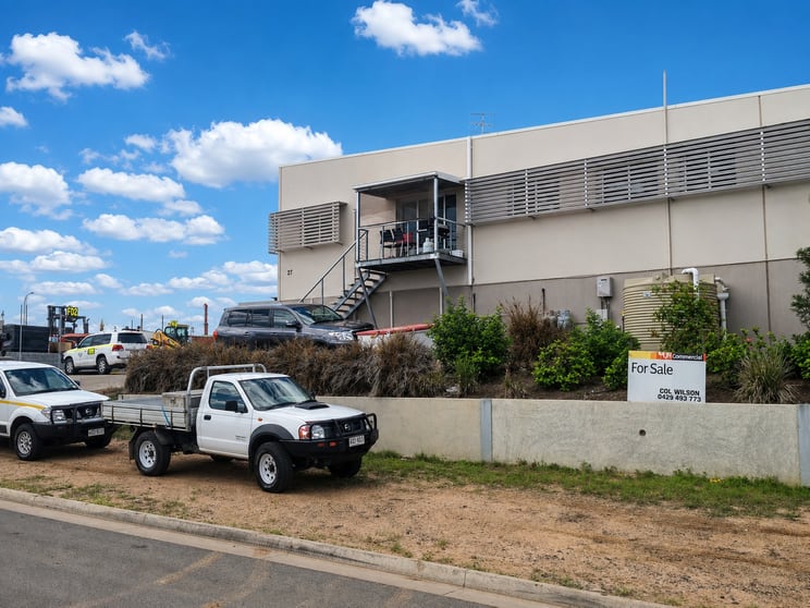 1/27-29 O'Neil Street Moranbah QLD 4744 - Image 3