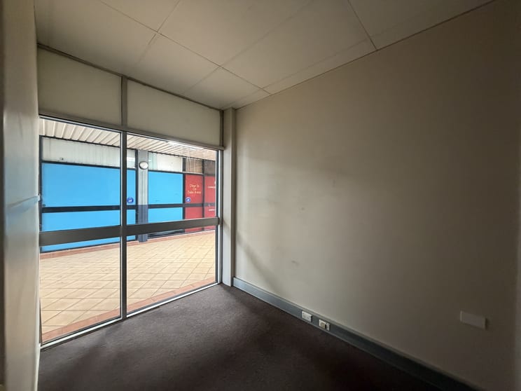 Click to view all images 2B/125 Old Cleveland Road Capalaba QLD 4157 - Image 3
