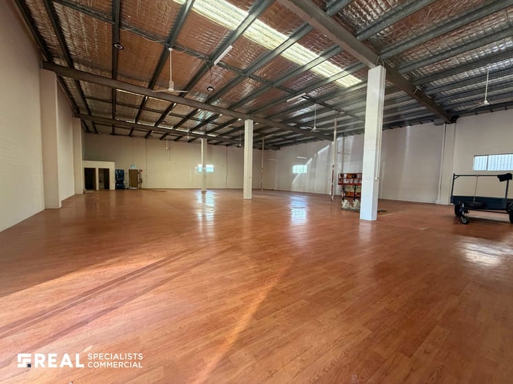 Click to view all images 3/5 Machinery Drive Tweed Heads South NSW 2486 - Image 2