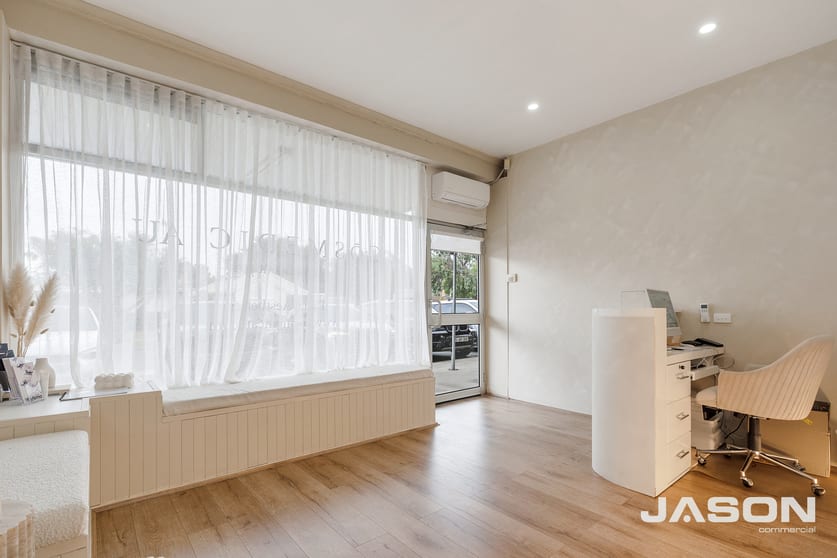 Click to view all images 86 Winifred Street Oak Park VIC 3046 - Image 2