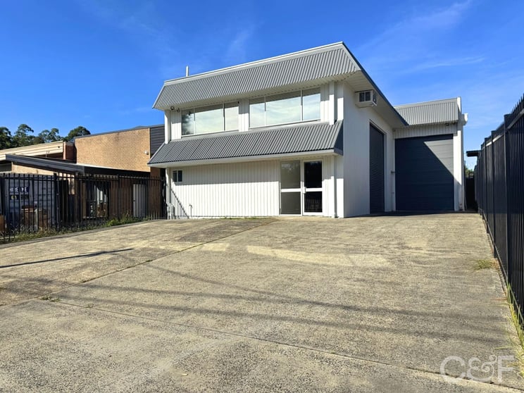 16 Tatura Avenue Gosford NSW 2250 - Image 2