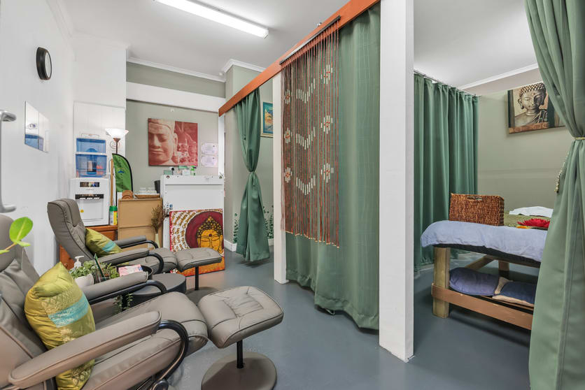 Click to view all images 13a/113 Poinciana Avenue Tewantin QLD 4565 - Image 3