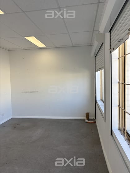 Click to view all images 4/3 Bookham Street Morley WA 6062 - Image 3