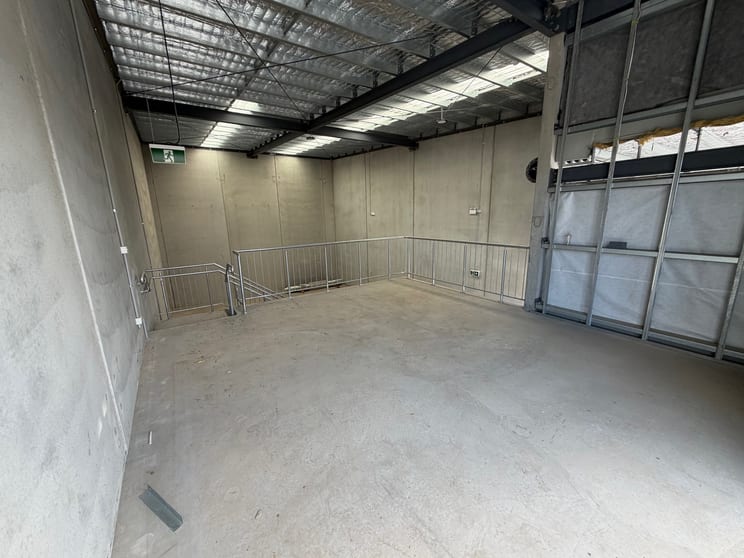 Click to view all images 23/18 - 24 Glastonbury Avenue Unanderra NSW 2526 - Image 2