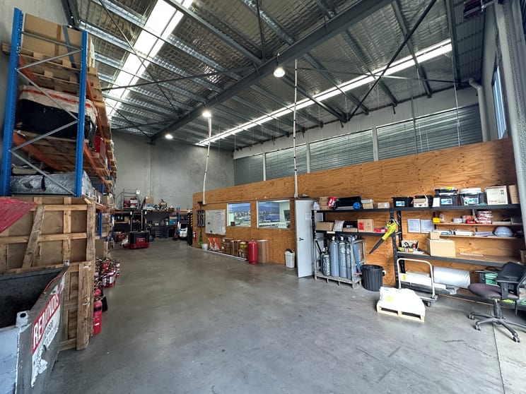 Click to view all images 10 / 24 Rivulet Crescent Albion Park Rail NSW 2527 - Image 3