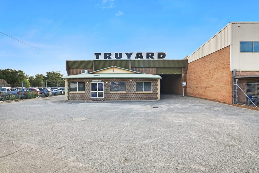 Click to view all images 9 Burwash Place Maddington WA 6109 - Image 1